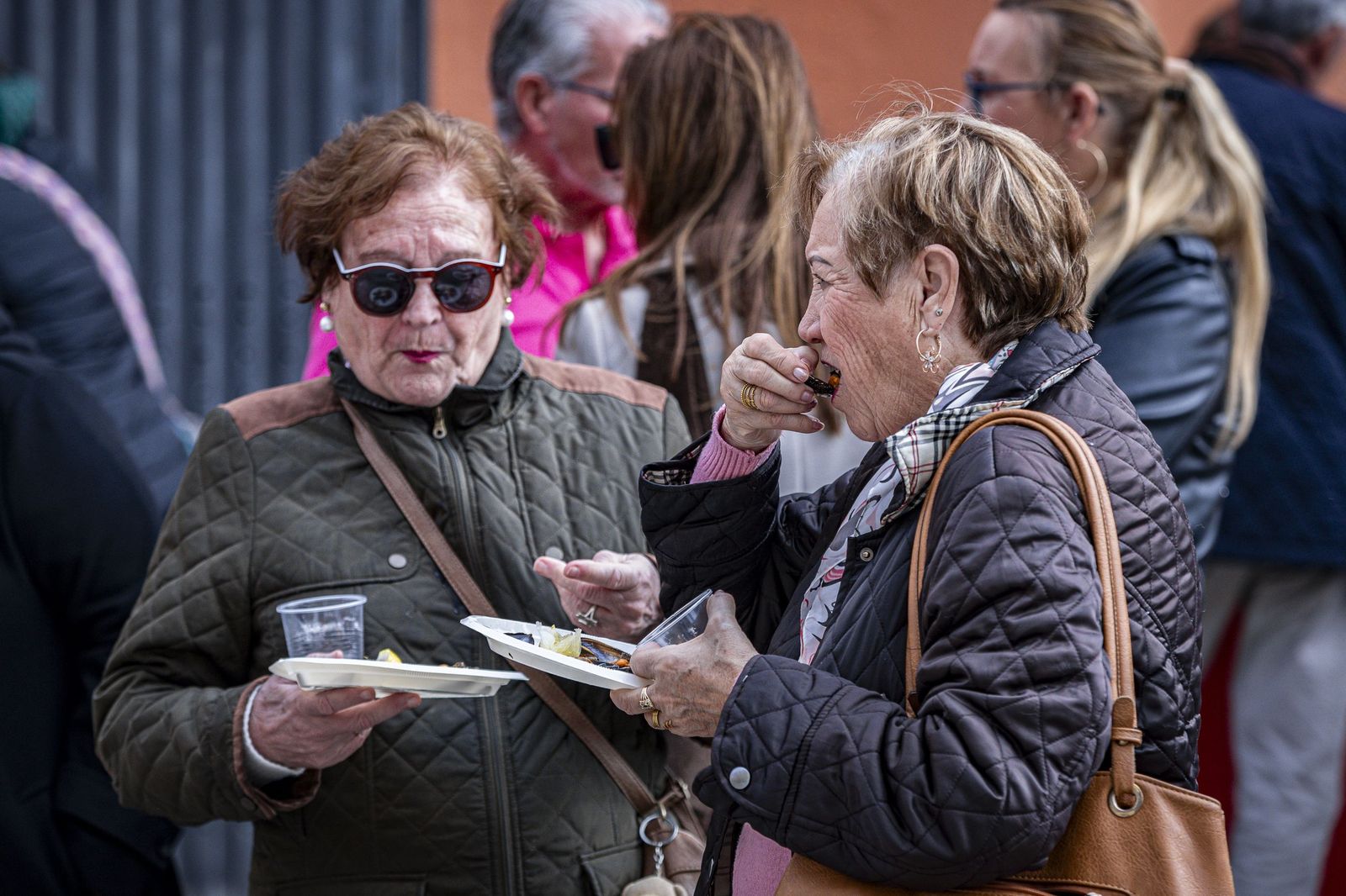 Las imágenes de la mejillonada popular en Cádiz 2026