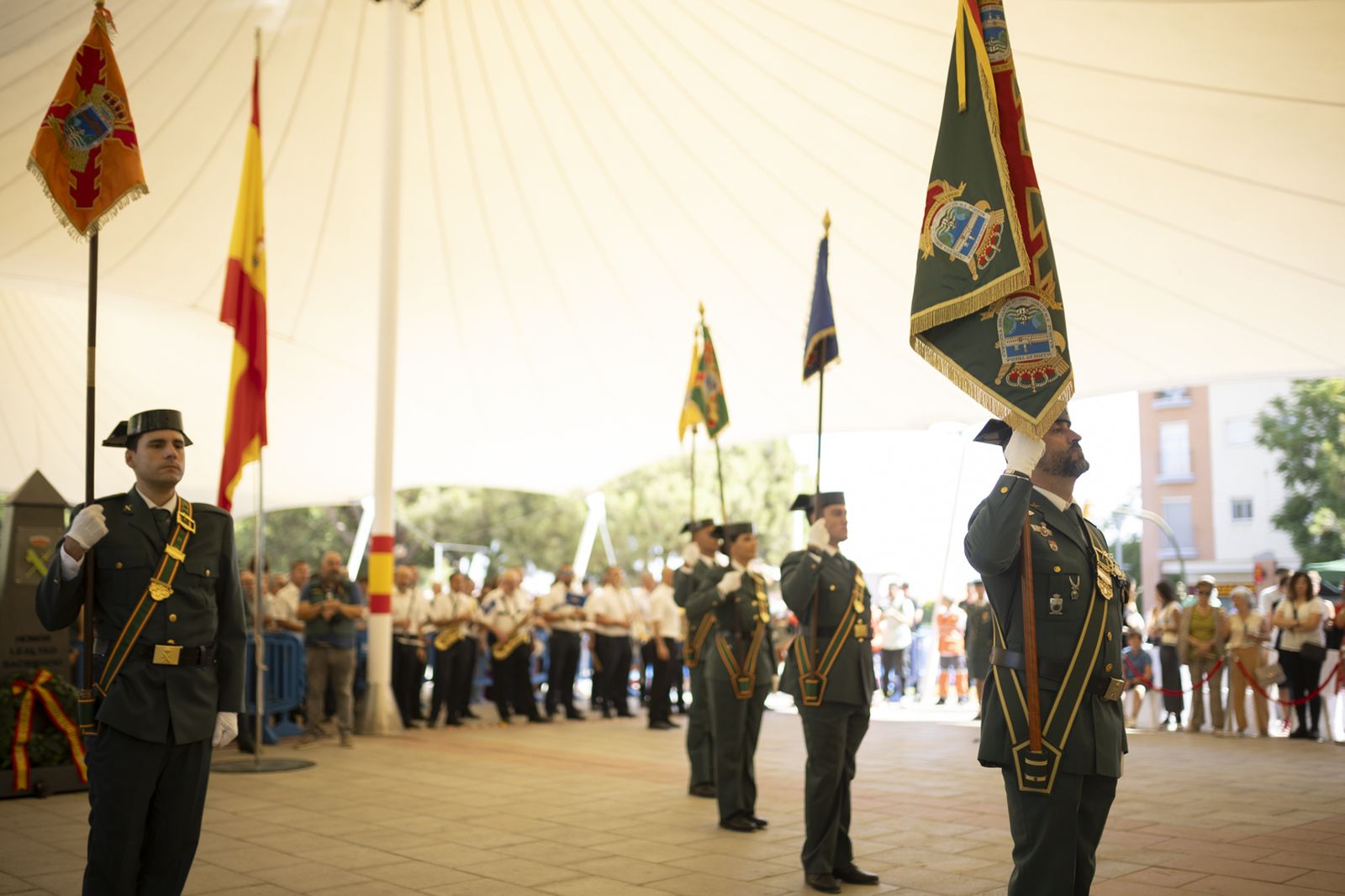 Imágenes de los actos de celebración de la festividad de la patrona de la Guardia Civil, la Virgen del Pilar.