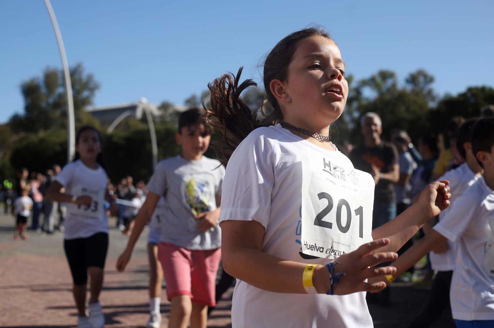 Imágenes de la carrera infantil previa a la "10K Puerta del Descubrimiento"