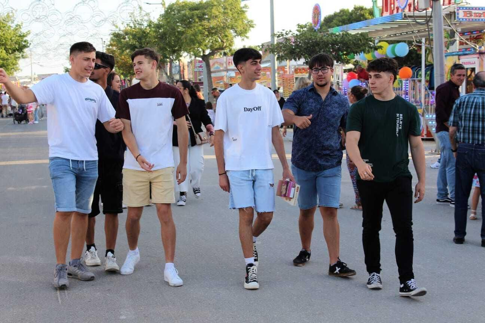 Imágenes de la Feria de Chiclana 2024: alumbrado y las primeras horas de fiesta