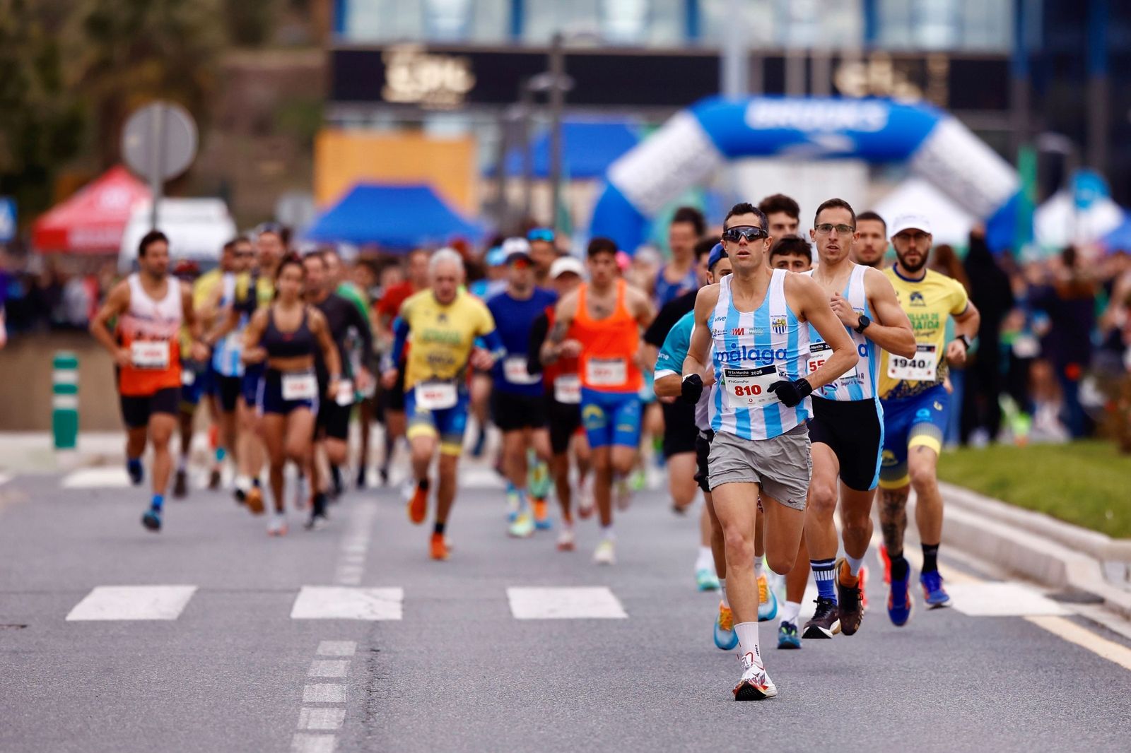 Búscate en las fotos de la Carrera contra el cáncer en Málaga