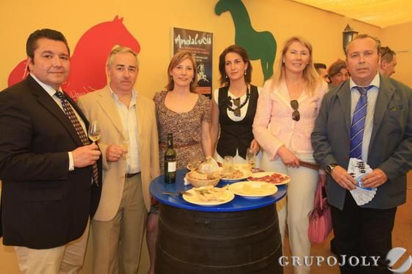 Benjamín Sánchez; Carmen Menacho y Andrés Baurre, del hotel Sherry Park;Salvador Sibajas, director comercial de González Byass y las comerciales de Diario de Jerez y Cádiz, Marta de Celis y Marta González

Foto: Vanesa Lobo