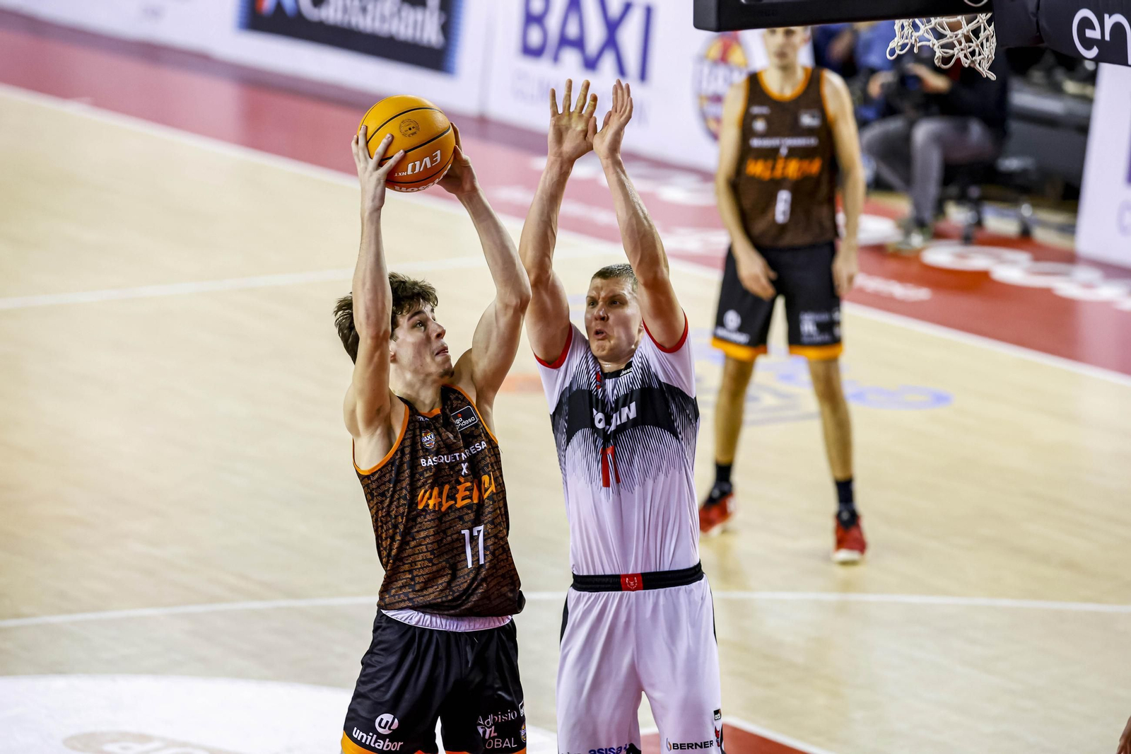 Mario Saint-Supéry, 13 puntos y varios highlights ante el Granada