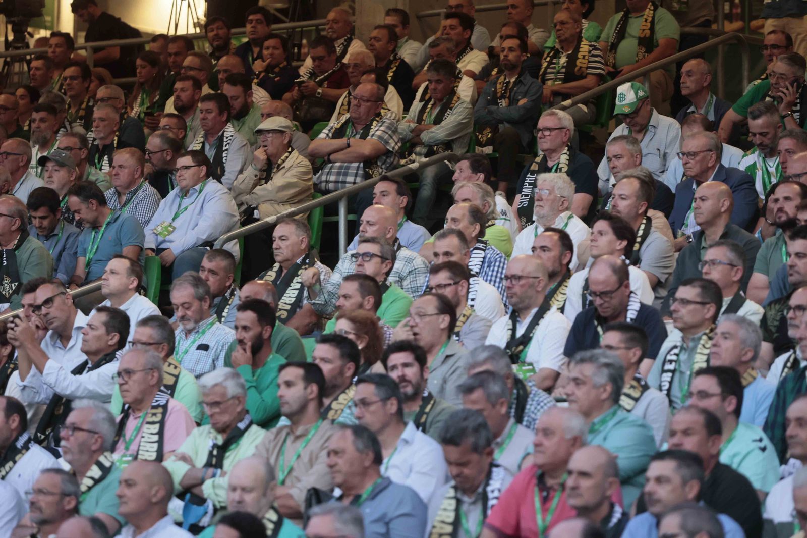 Búscate en el acto Siempre Verdiblancos