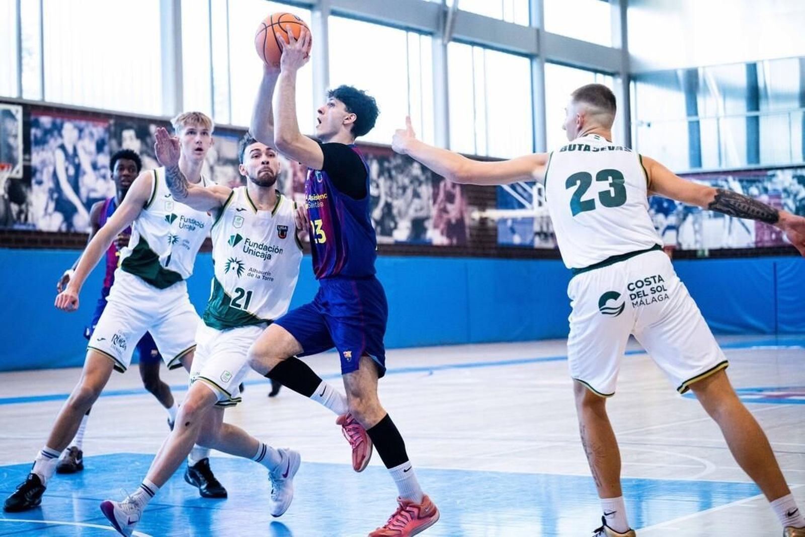 El Unicaja acarició el triunfo en Barcelona (62-61) en Liga U22: fotos y crónica del partido