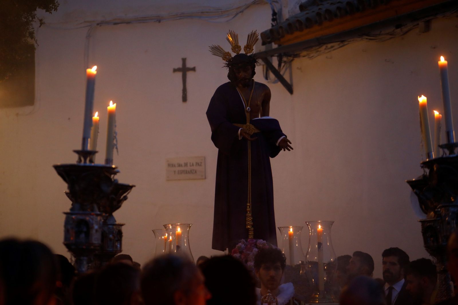 Las mejores imágenes del vía crucis de Nuestro Padre Jesús de la Humildad y Paciencia en Córdoba
