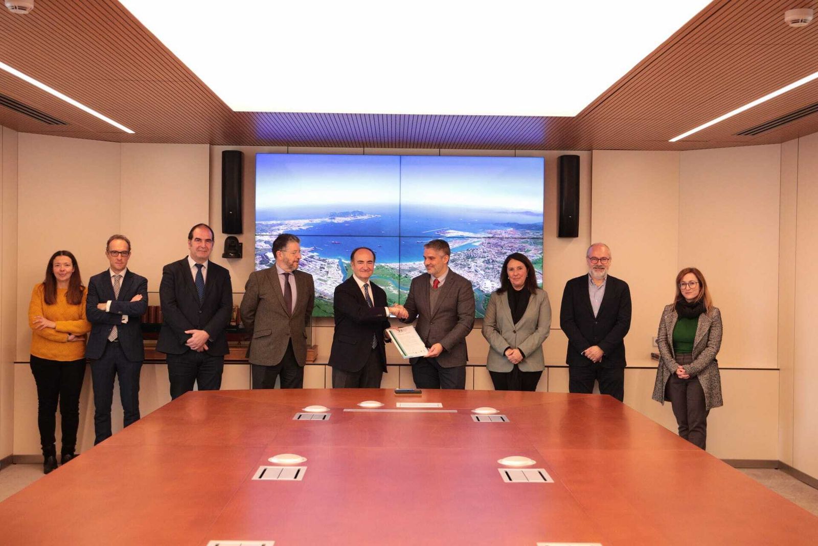 Cepsa se une a la estrategia verde del Puerto de Algeciras