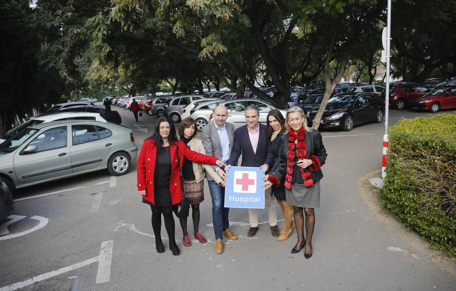 Los representantes de todos los partidos de la Diputación, ayer, en los terrenos del Civil.