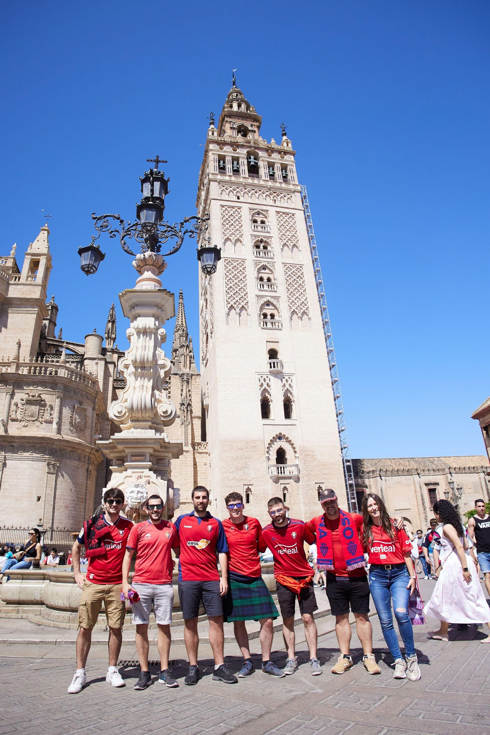 Las fotos de aficionados de Real Madrid y Osasuna el día de la final de Copa en Sevilla