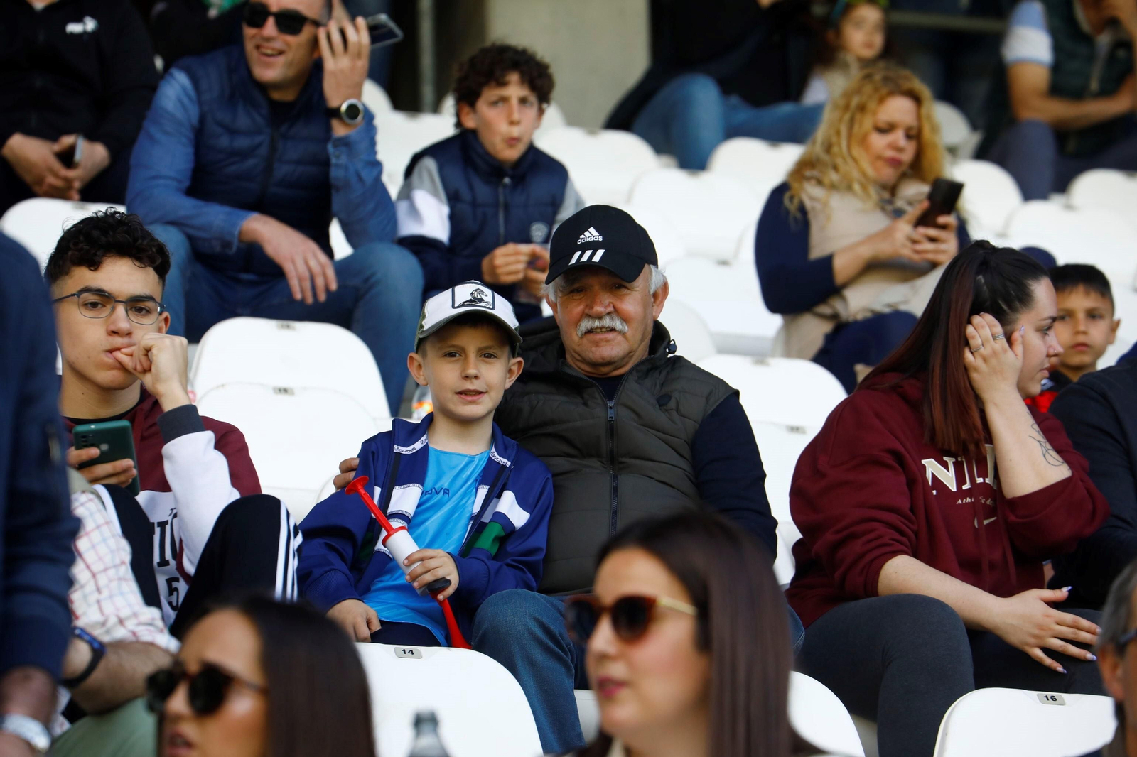 Las mejores fotos del ambiente en El Arcángel en el Córdoba CF - Ceuta