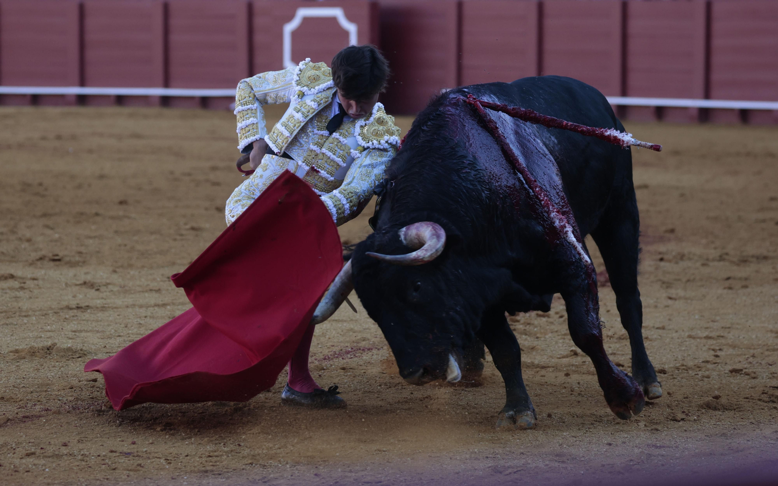 Las imágenes del primer festejo de San Miguel