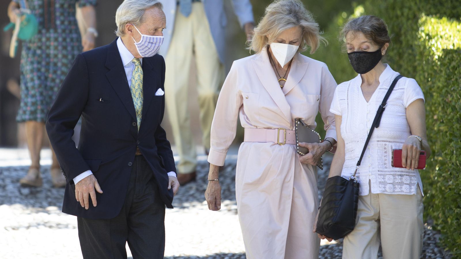 El duque a la entrada del Monasterio