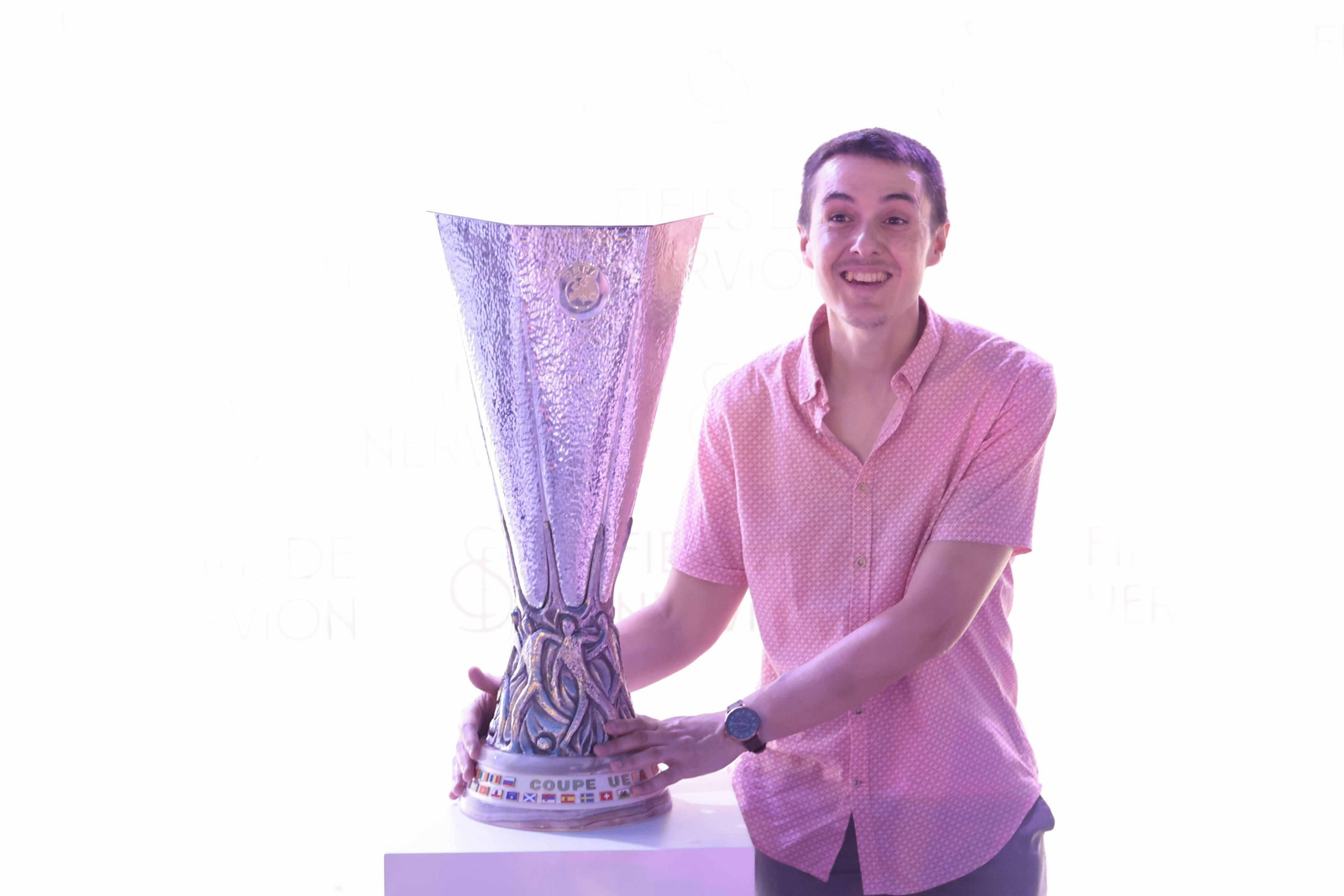 Búscate en las fotos del acto Fieles de Nervión