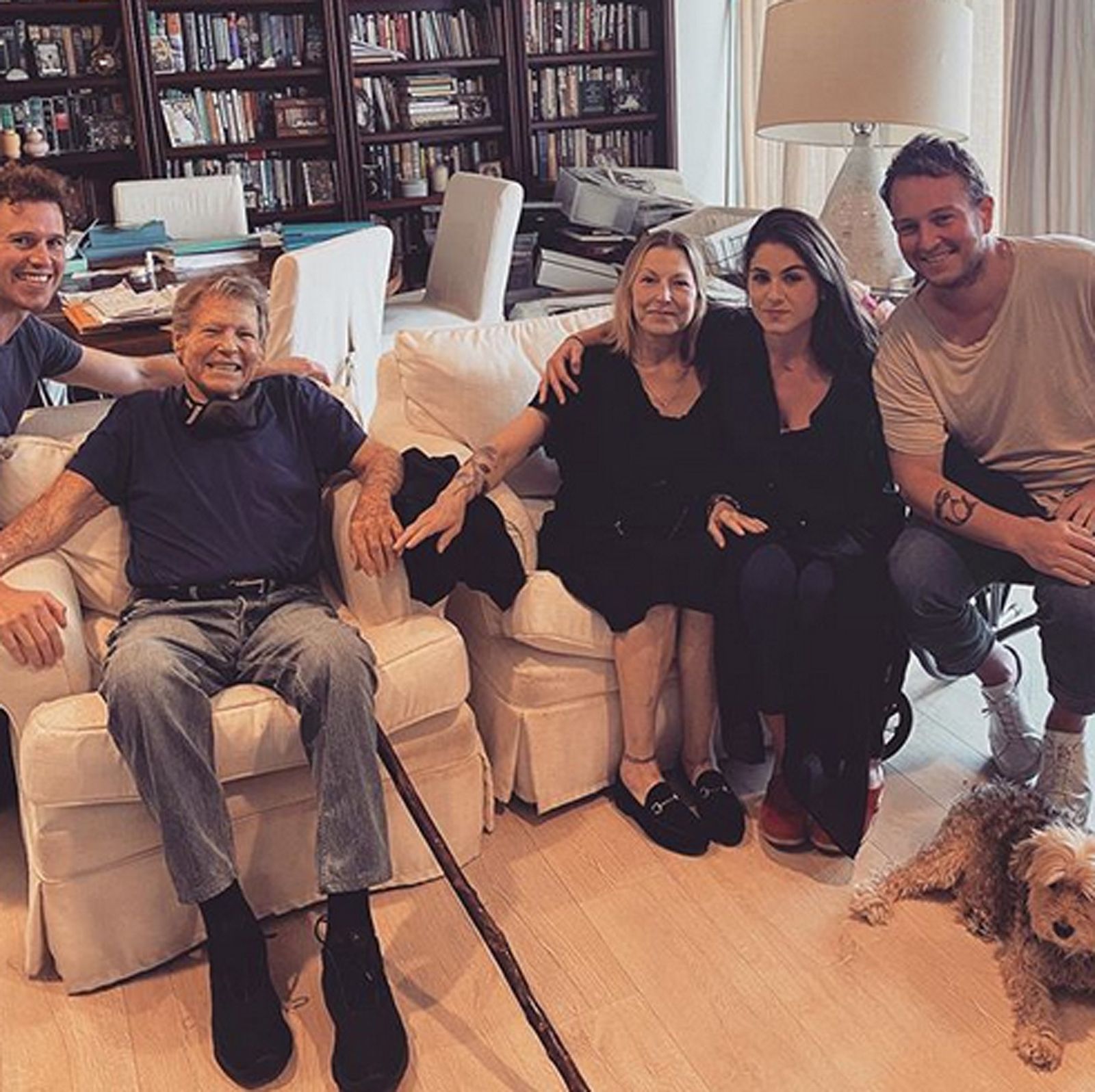 Ryan O'Neal, su hija Tatum y los tres hijos de esta.