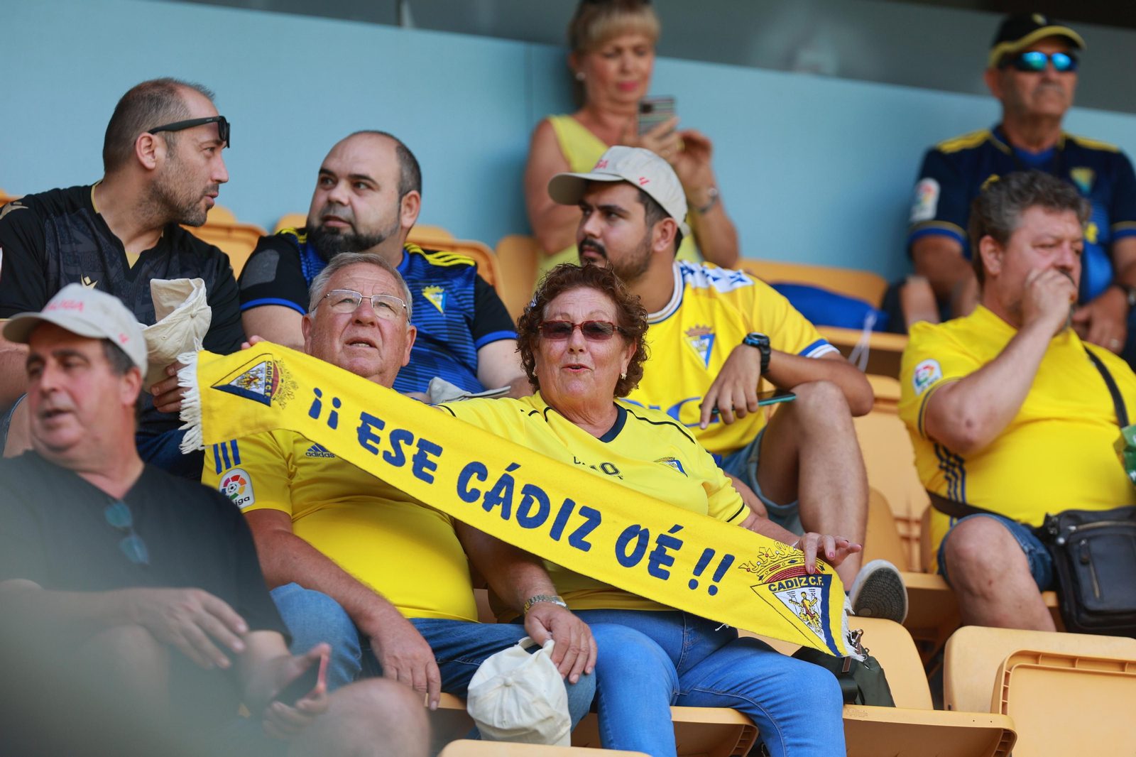 Búscate en las imágenes del Cádiz CF-Girona