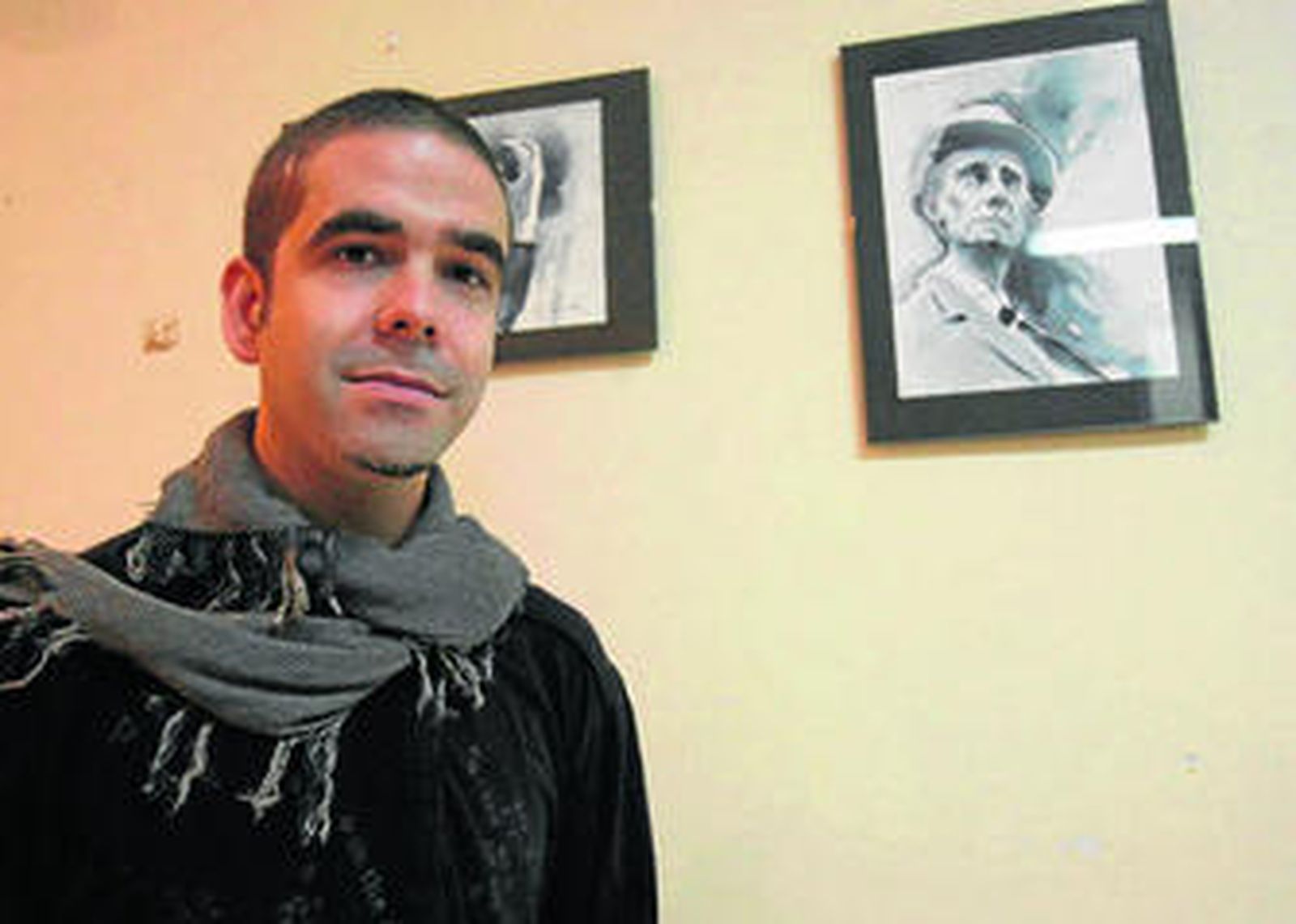 Un fan del terror y lo recrea en dibujos y acuarelas