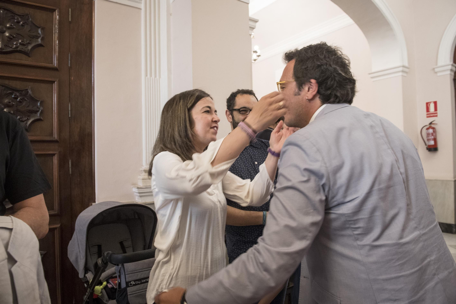 Imágenes de la investidura de José María González Kichi