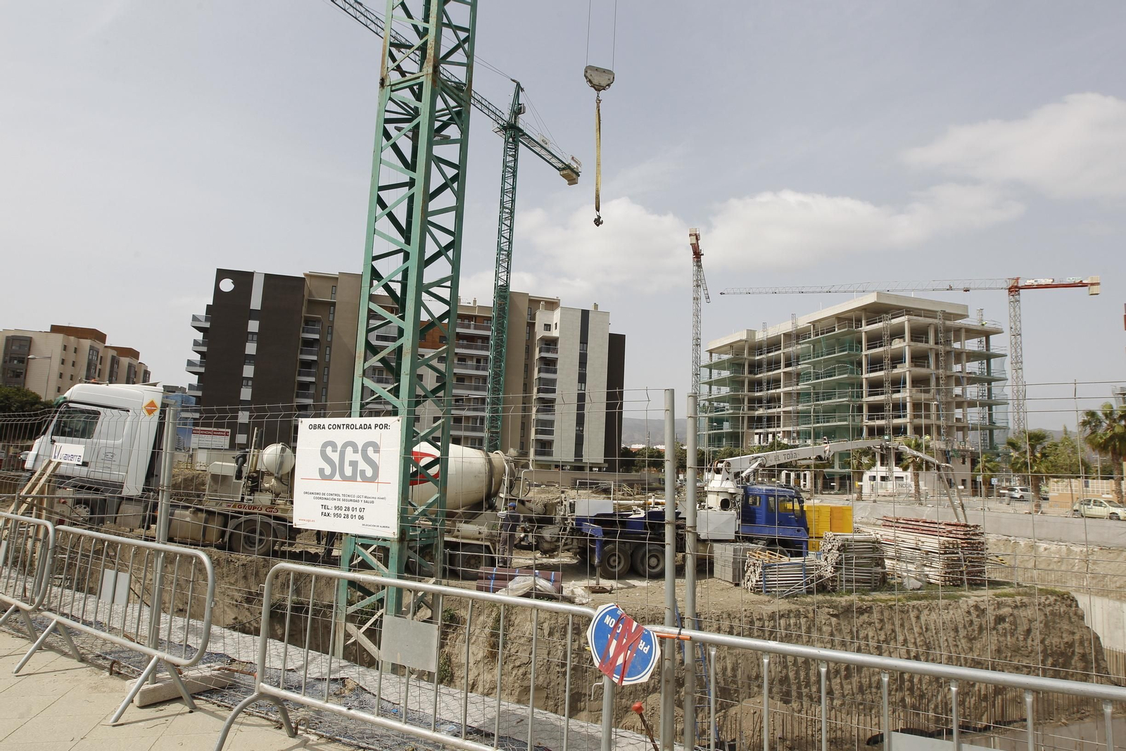Fotogalería coronavirus a pie de obra en Almería