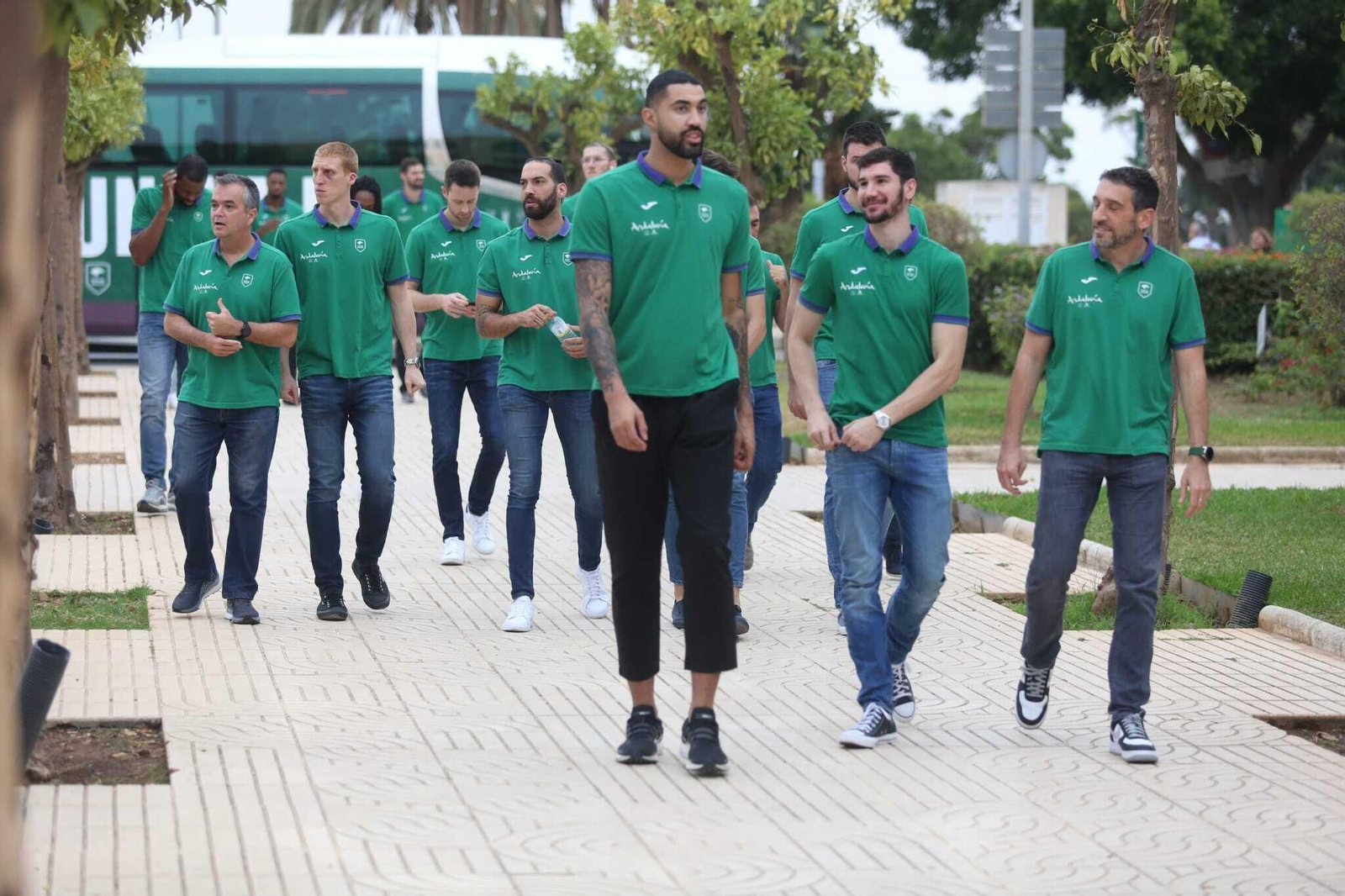 Masivo y emotivo último adiós a José María Martín Urbano