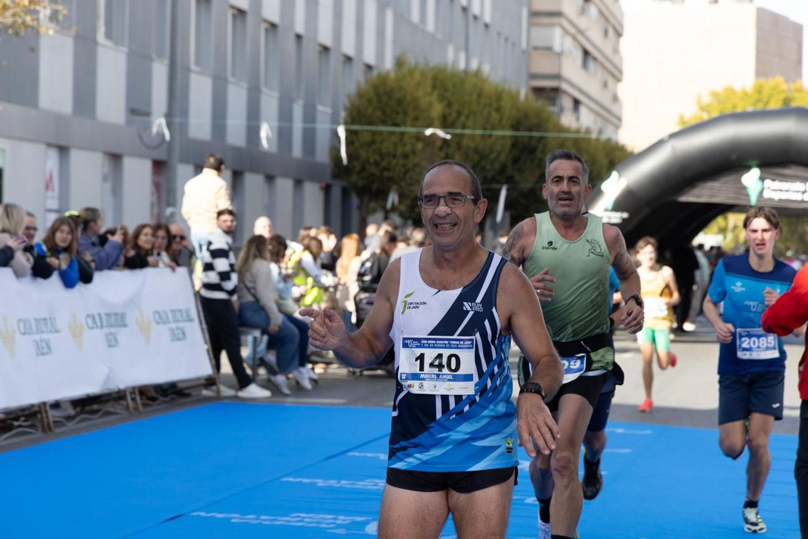 En imágenes: multitudinaria e histórica XXIX Media Maratón 'Ciudad de Jaén' y 10k en memoria de Paco Manzaneda