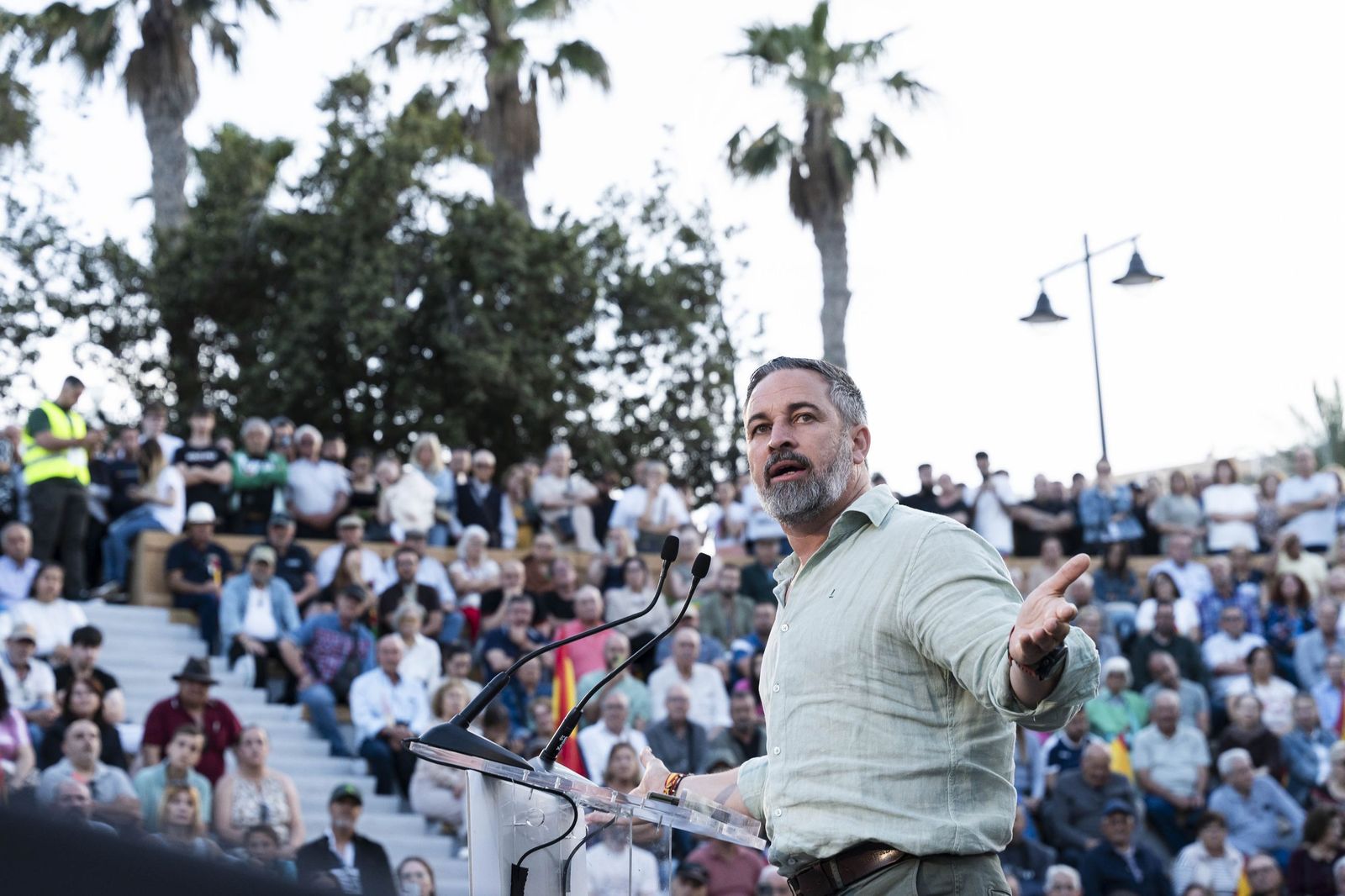 Las imágenes del mitin de Vox con Santiago Abascal y Manuel Gavira en ...