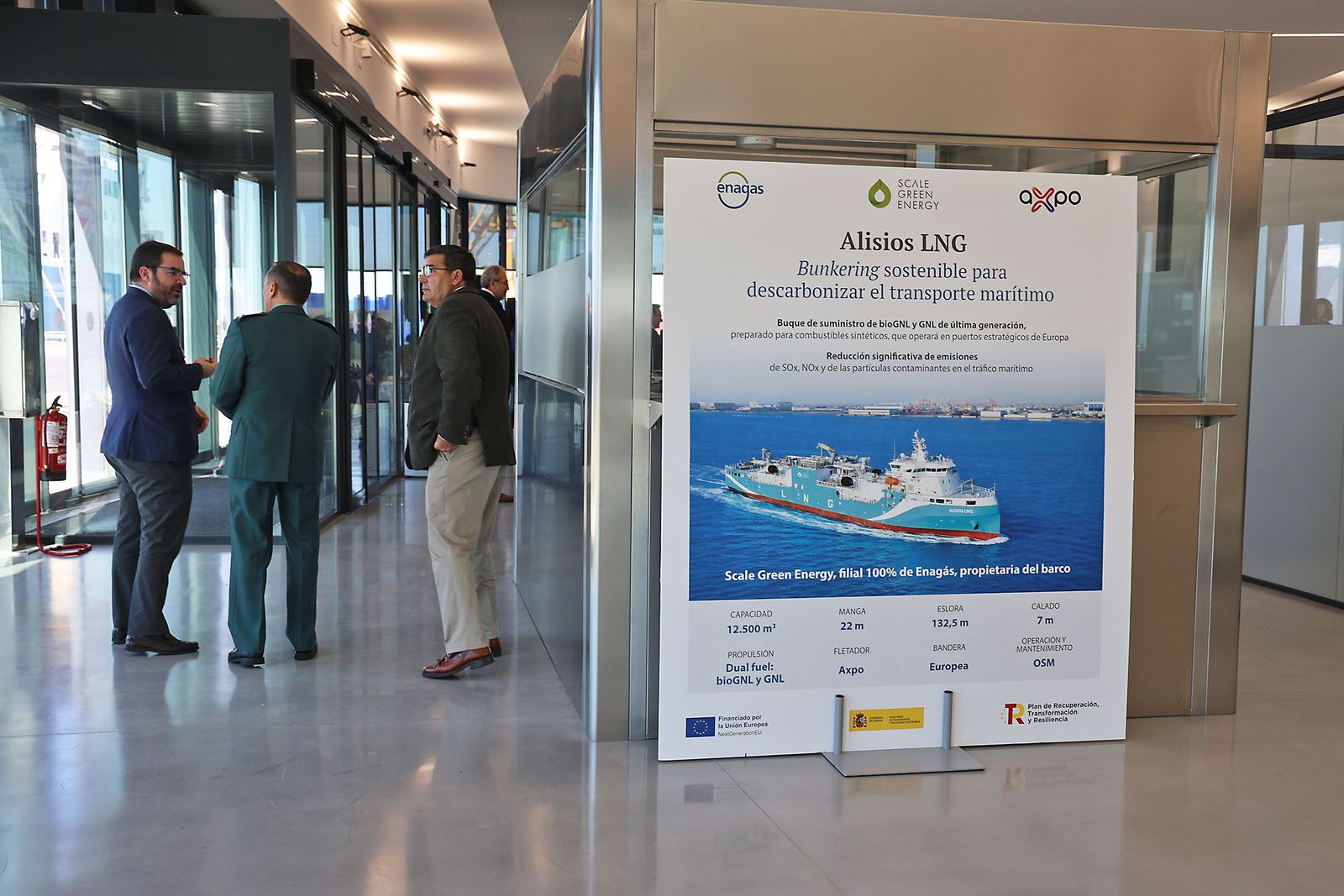 Las fotografías de la presentación del barco de bunkering de GNL y BioGNL 'Alisios LNG', de la filial de Enagás