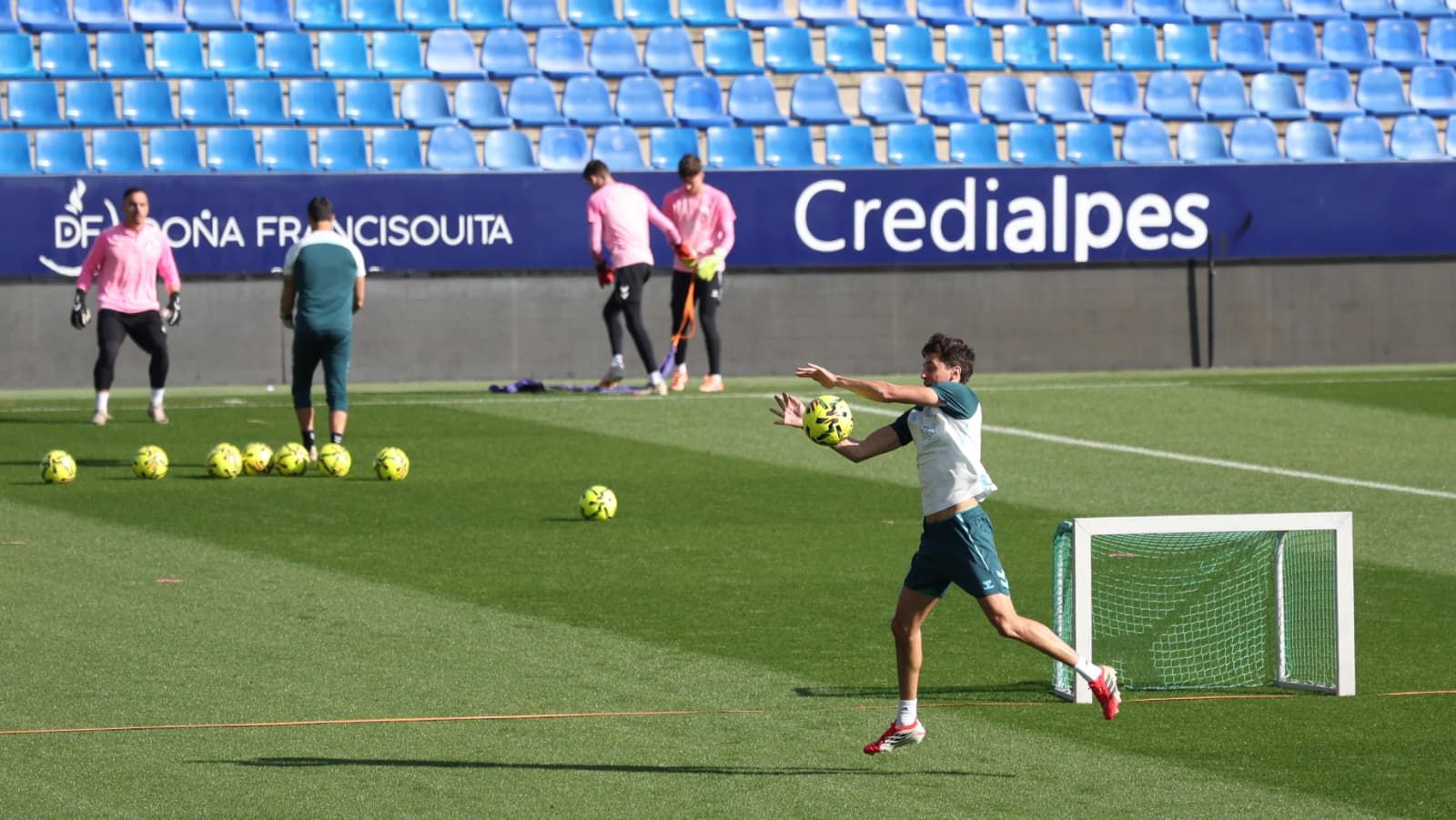 Funes, con fiebre y mascarilla pero al pie del cañón