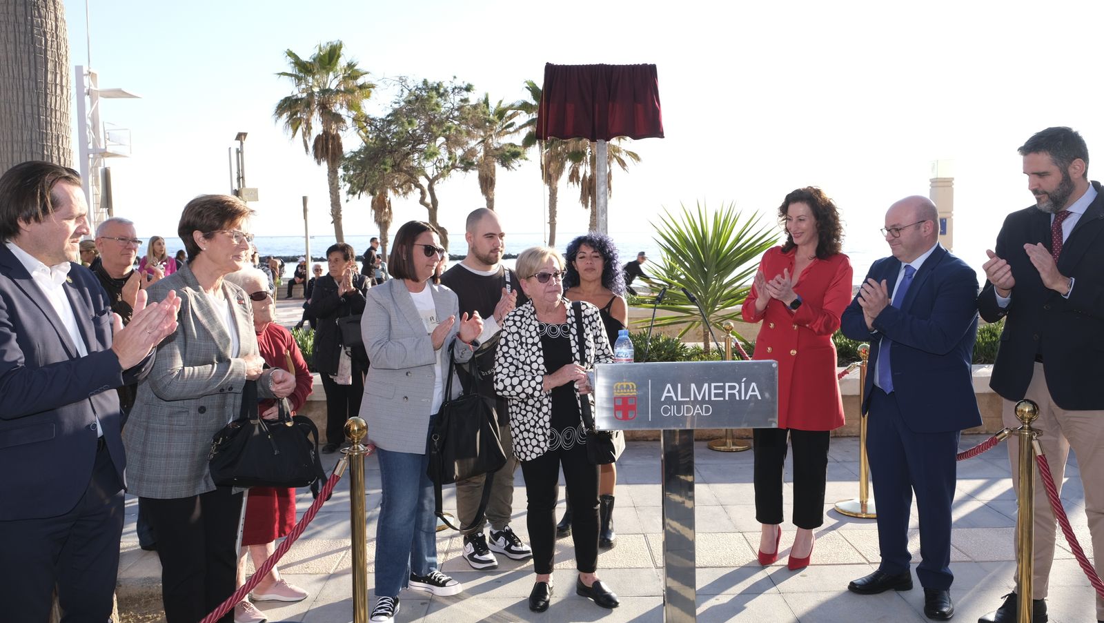 Imágenes de la Inauguración de la Plaza Diego García Molina, hostelero que fue Presidente de ASHAL