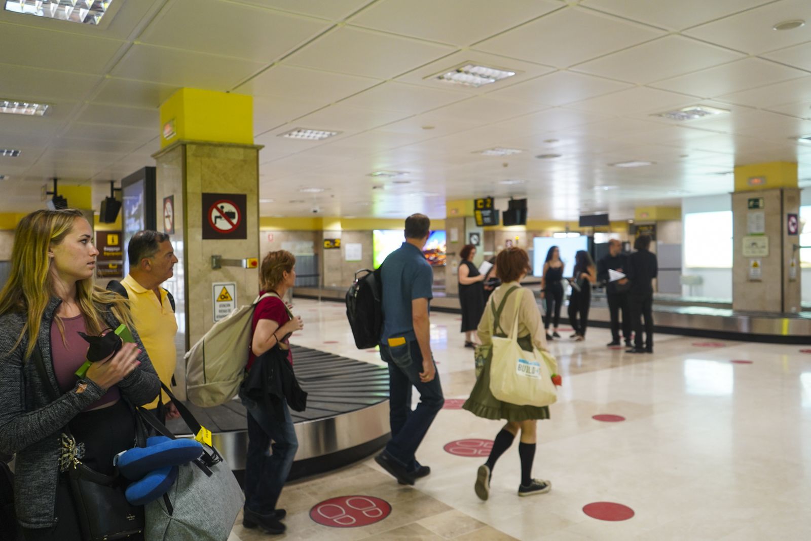 Pasajeros en el aeropuerto de Granada.