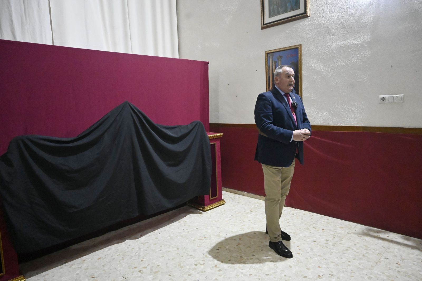 Las mejores fotos de la presentación de la bambalina trasera del palio de la Virgen de la Esperanza de Córdoba
