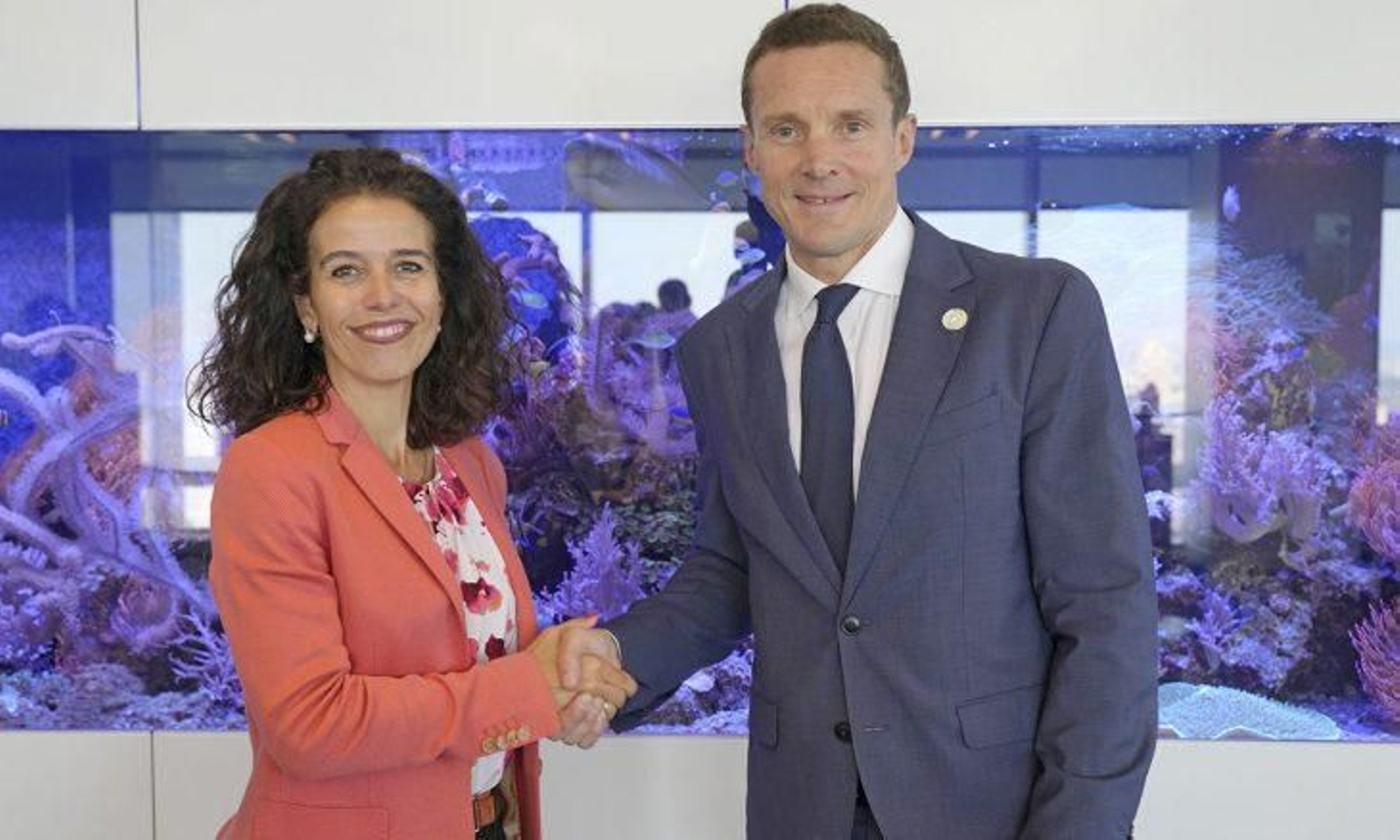 Carmen de Pablo, CFO de Moeve, y Bruce Douglas, director general de la Global Renewables Alliance en la Semana del Clima de Nueva York.