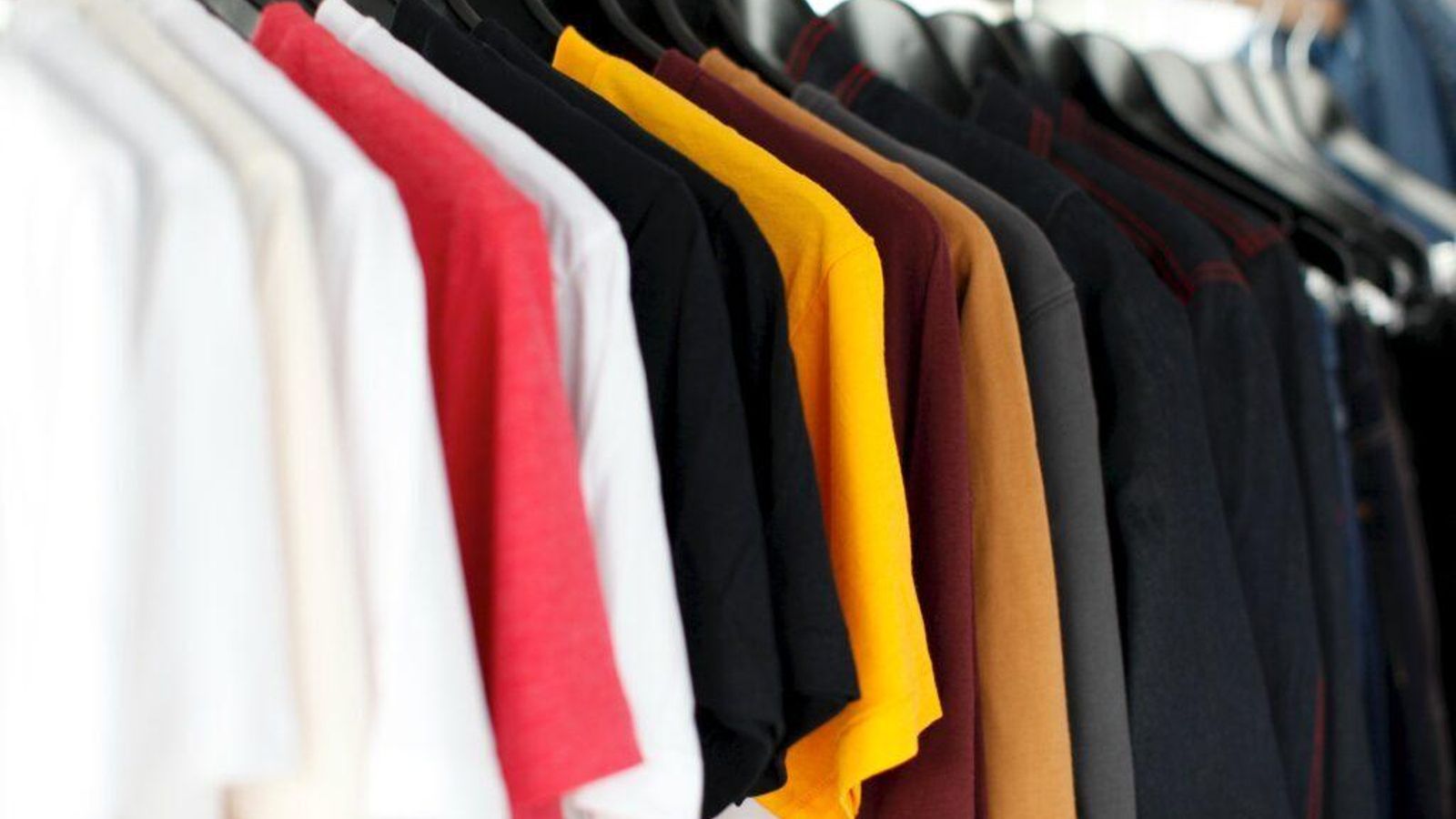 Ropa de segunda mano. Ropa de segunda mano.