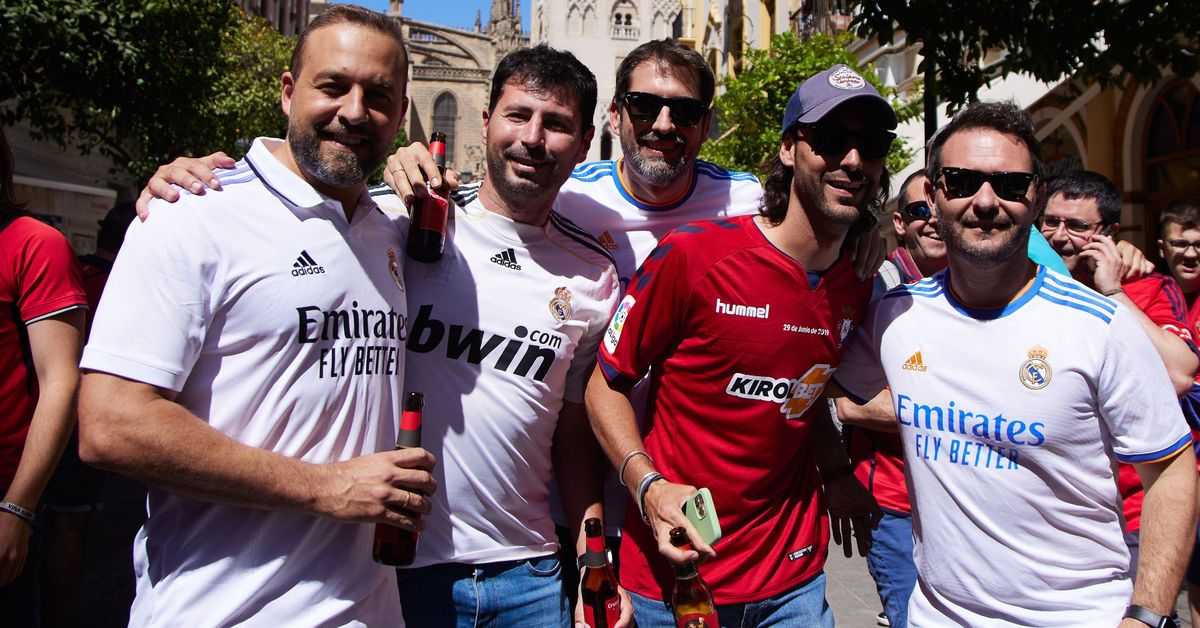 Las fotos de aficionados de Real Madrid y Osasuna el día de la final de ...