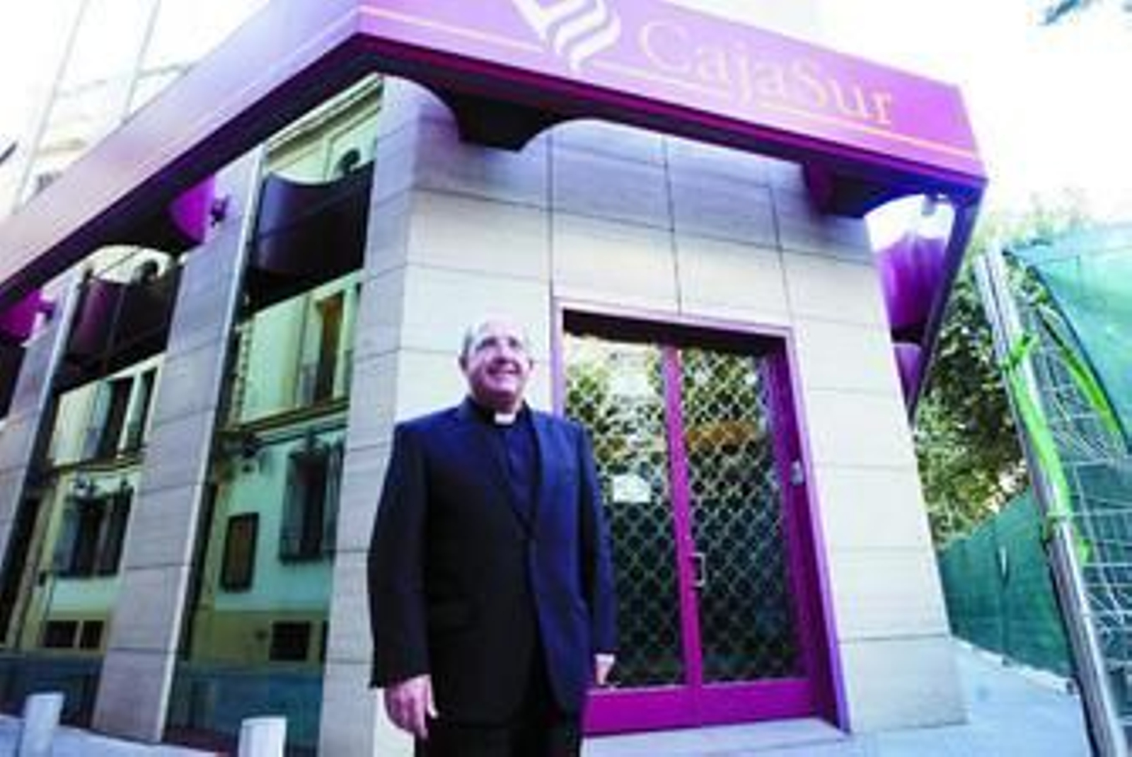 El presidente de Cajasur, Santiago Gómez Sierra, ayer, a la salida del consejo de administración.