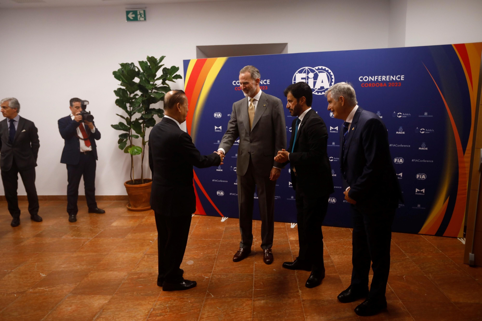 El Rey Felipe VI en la conferencia de la Federación Internacional del Automóvil de Córdoba, en imágenes