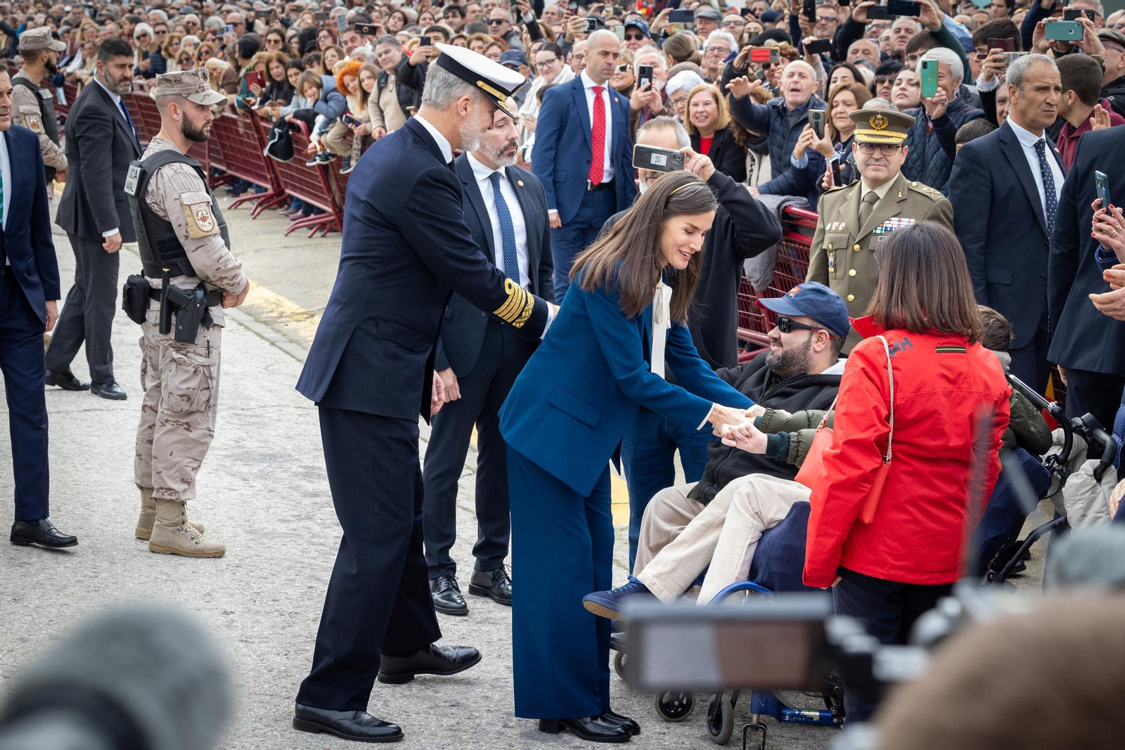 Imágenes de la despedida del 'Elcano' desde Cádiz con la Princesa Leonor como guardiamarina Imágenes de la despedida del 'Elcano' desde Cádiz con la Princesa Leonor como guardiamarina