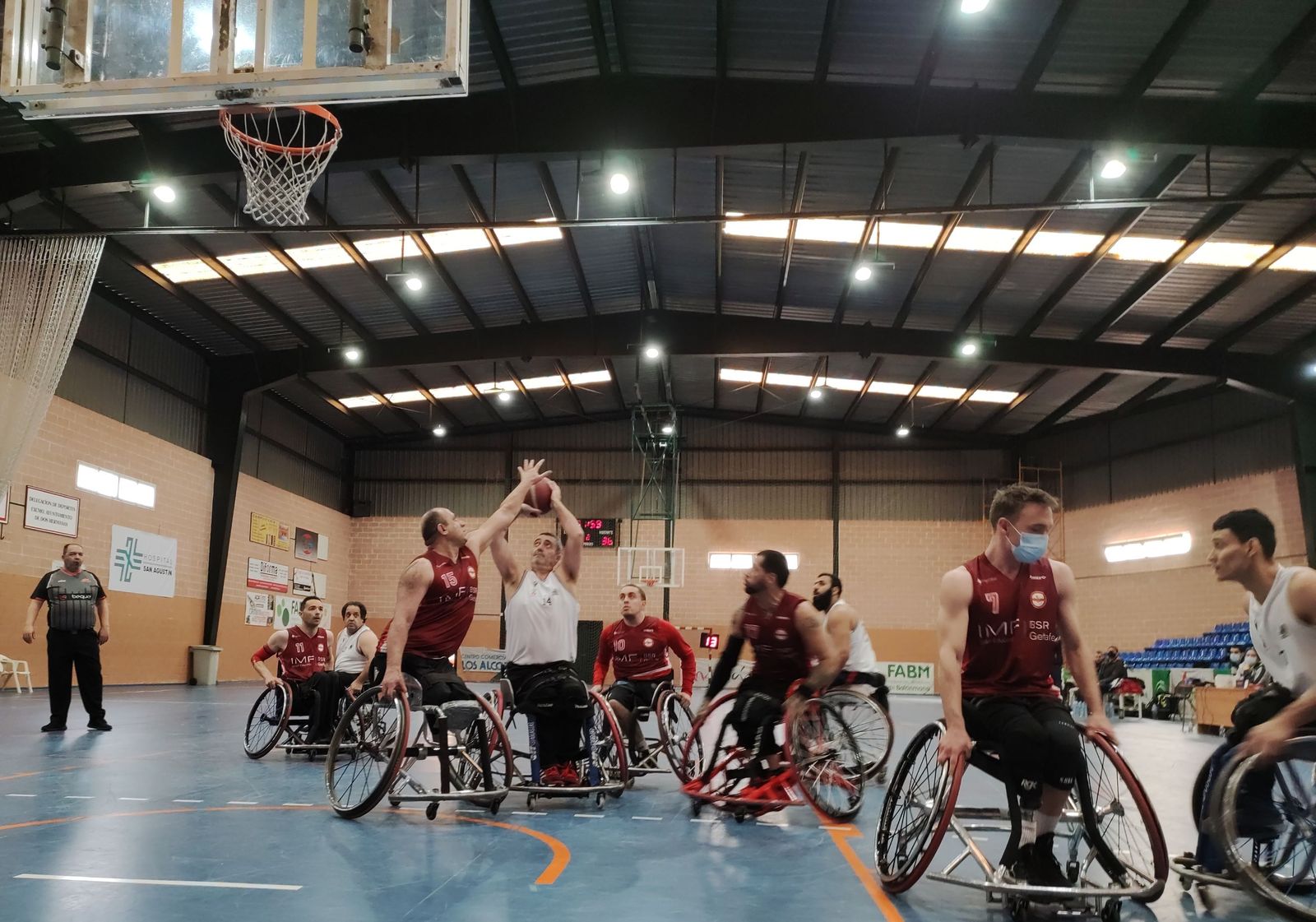 Un lanzamiento a canasta del BSR Vistazul.