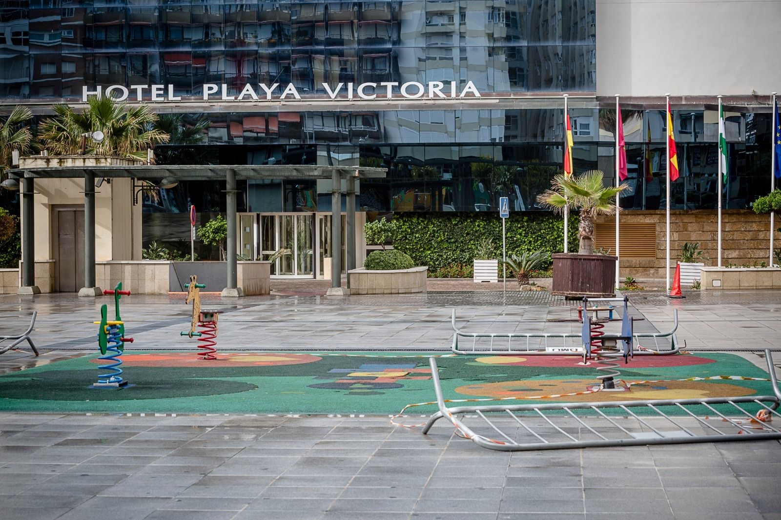 La zona de juegos de la plaza de Ingeniero de La Cierva en Cádiz.