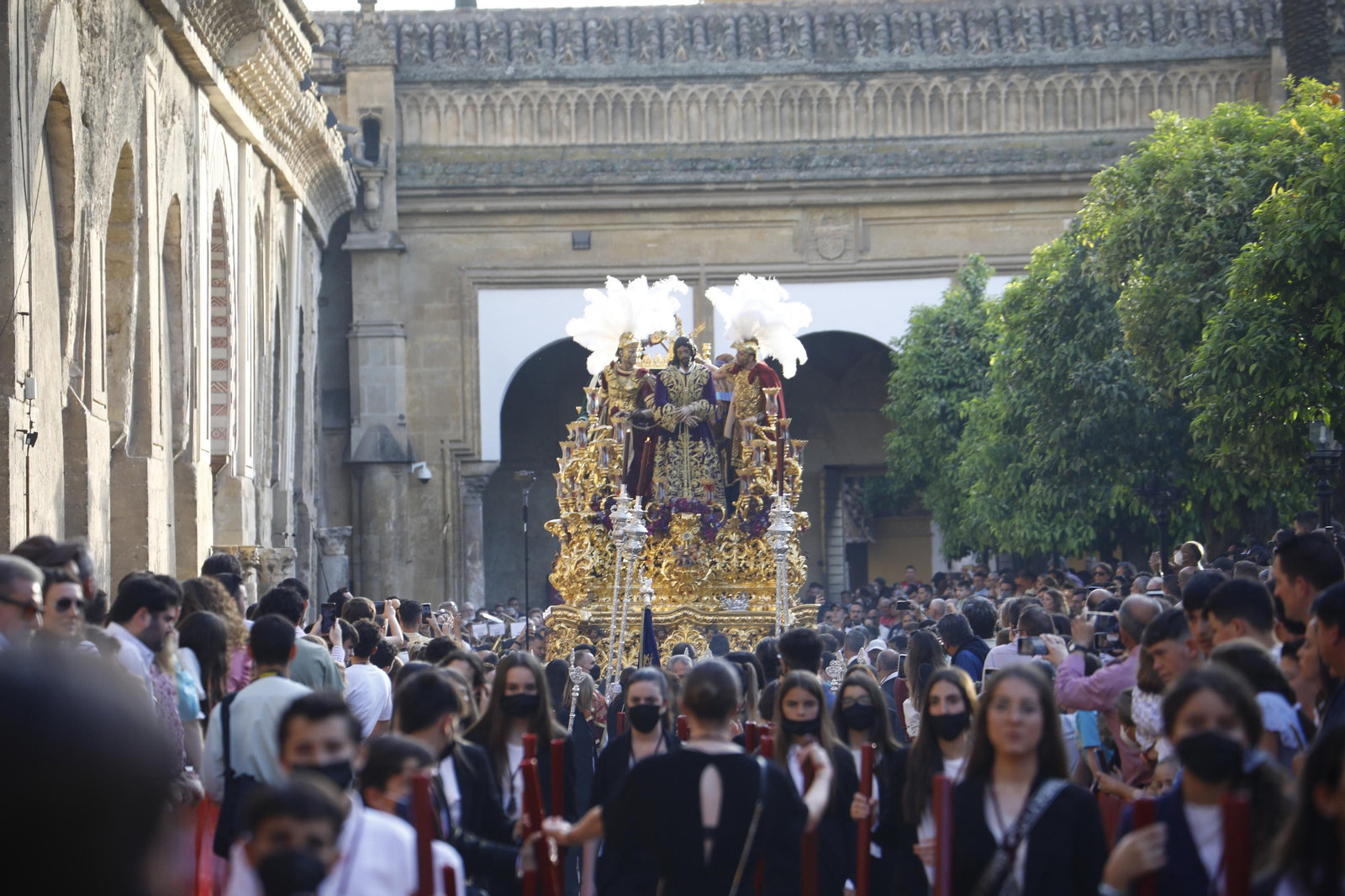 El traslado de la hermandad de la Estrella de Córdoba, en imágenes