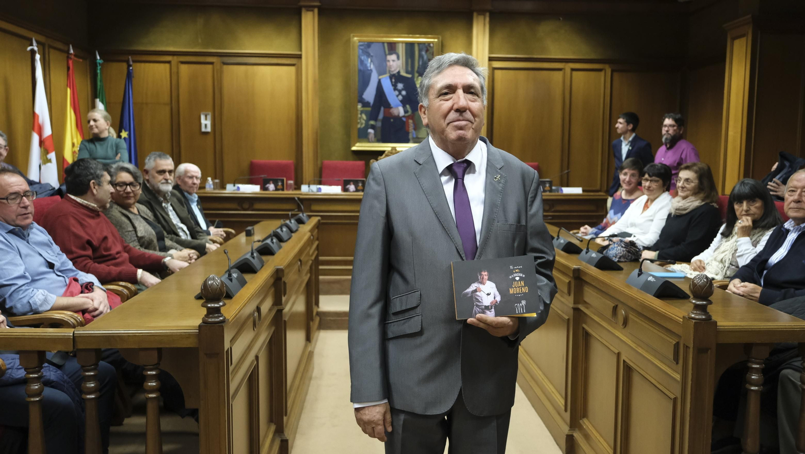 Imágenes de la presentación del libro del cocinero Juan Moreno, en la Diputación de Almería