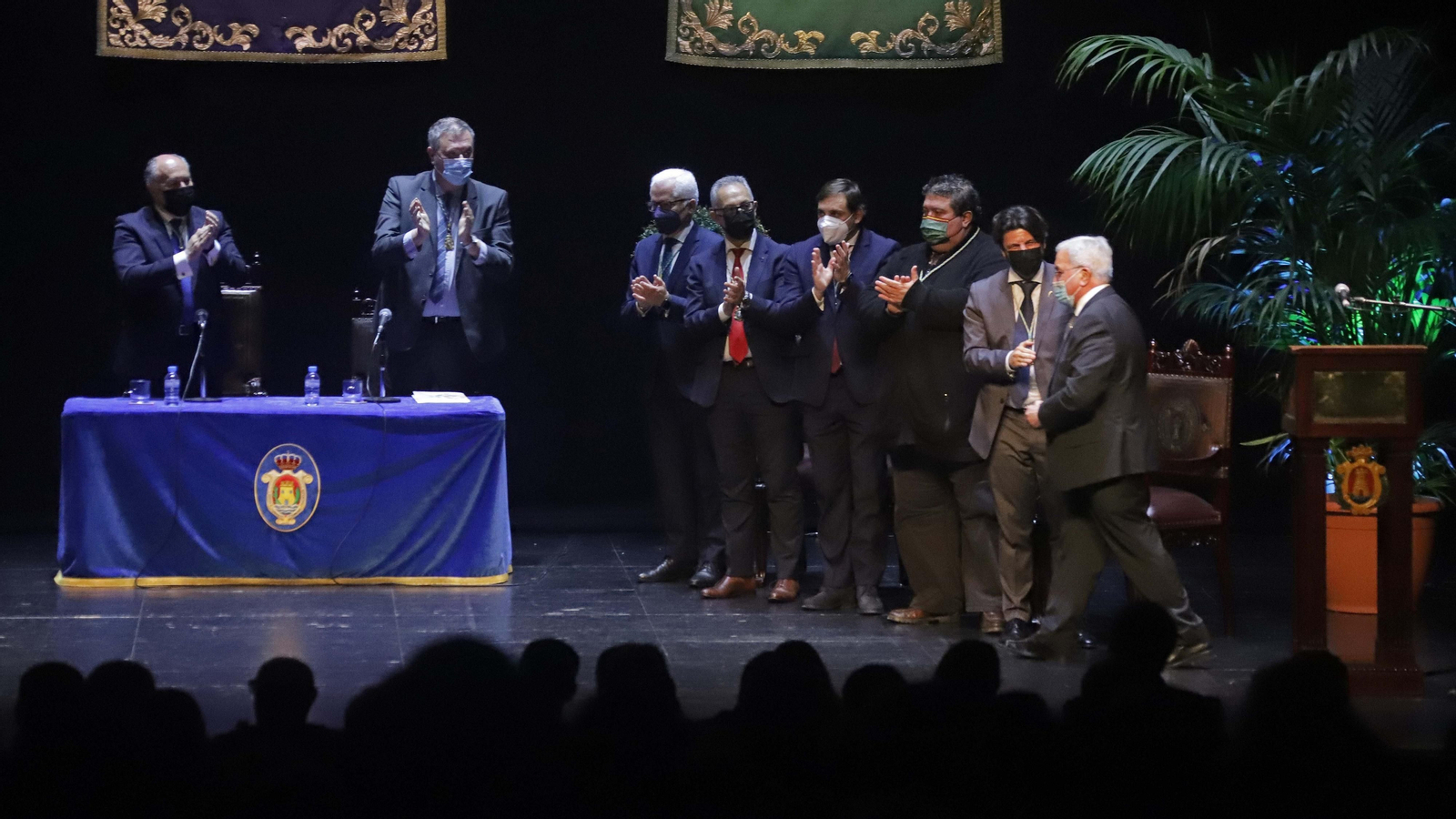 Fotos de la distinción del padre Pedro como Hijo Predilecto de Algeciras