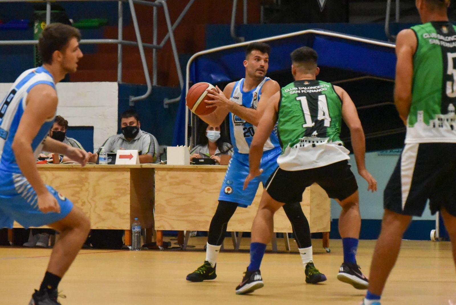 Adri Mateos  en un partido de la pasada campaña