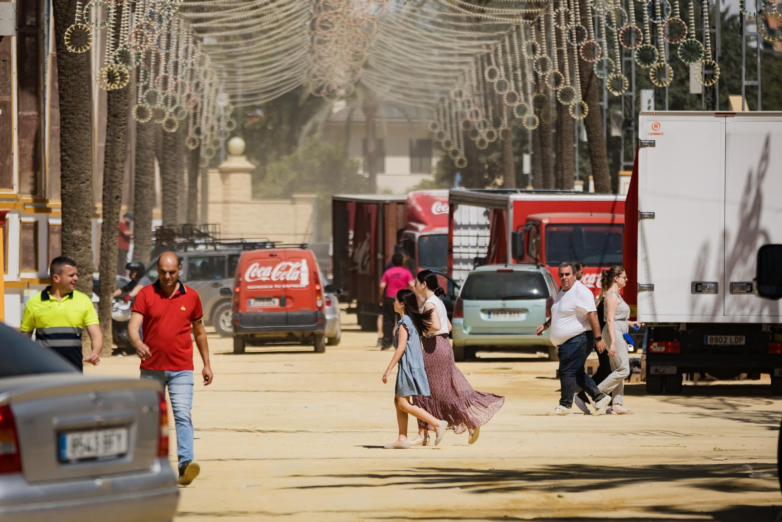 El inicio del desmontaje de la Feria de Jerez 2024, en imágenes