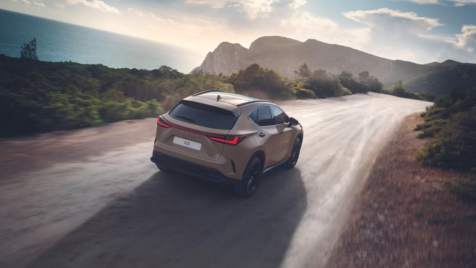 La mayor parte de las modificaciones en este NX son estéticas o afectan al chasis de cara a mejorar su circulación fuera el asfalto. La mayor parte de las modificaciones en este NX son estéticas o afectan al chasis de cara a mejorar su circulación fuera el asfalto.