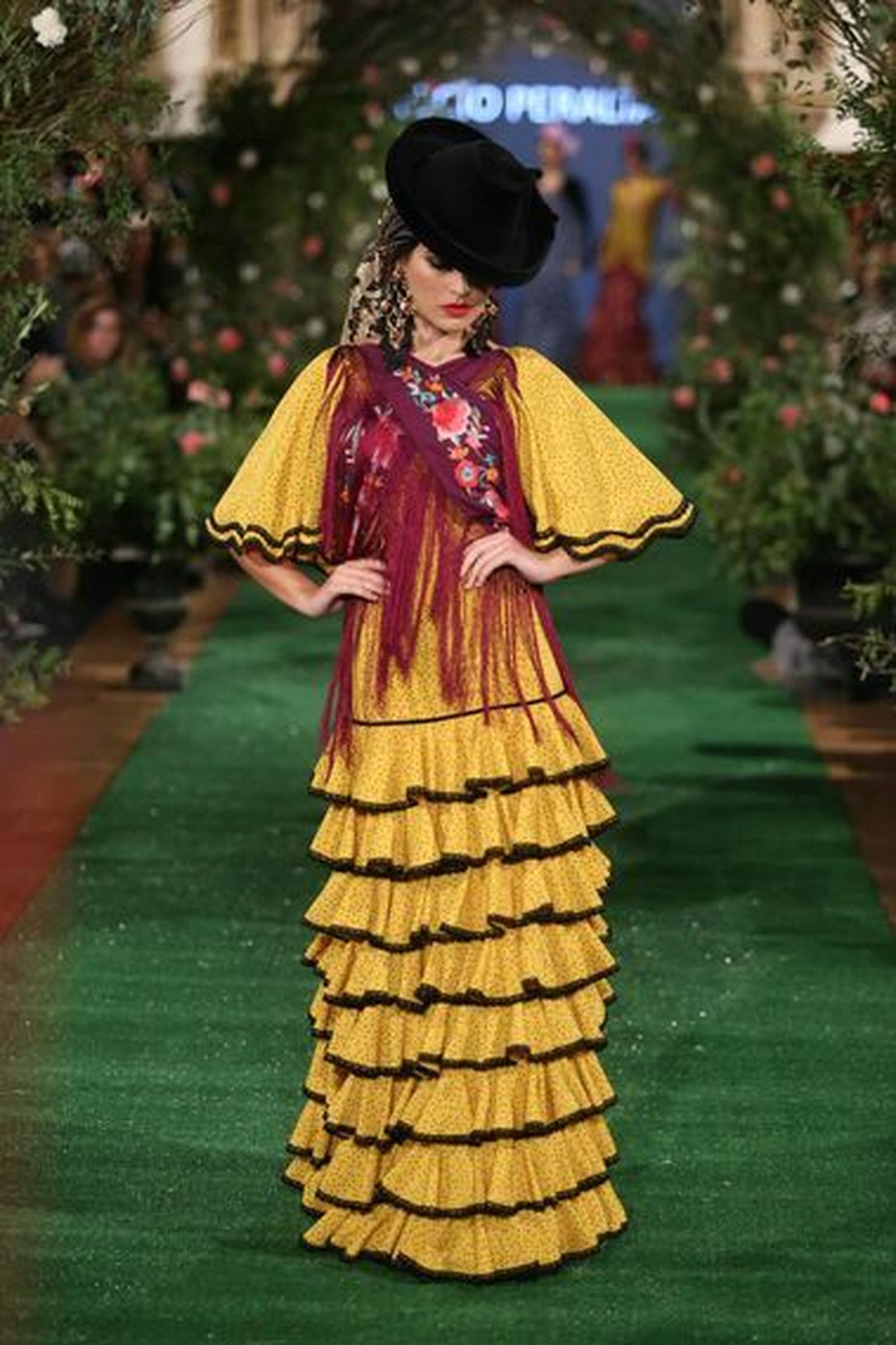 Modelo de Rocío Peralta en la pasarela  We Love Flamenco 2018