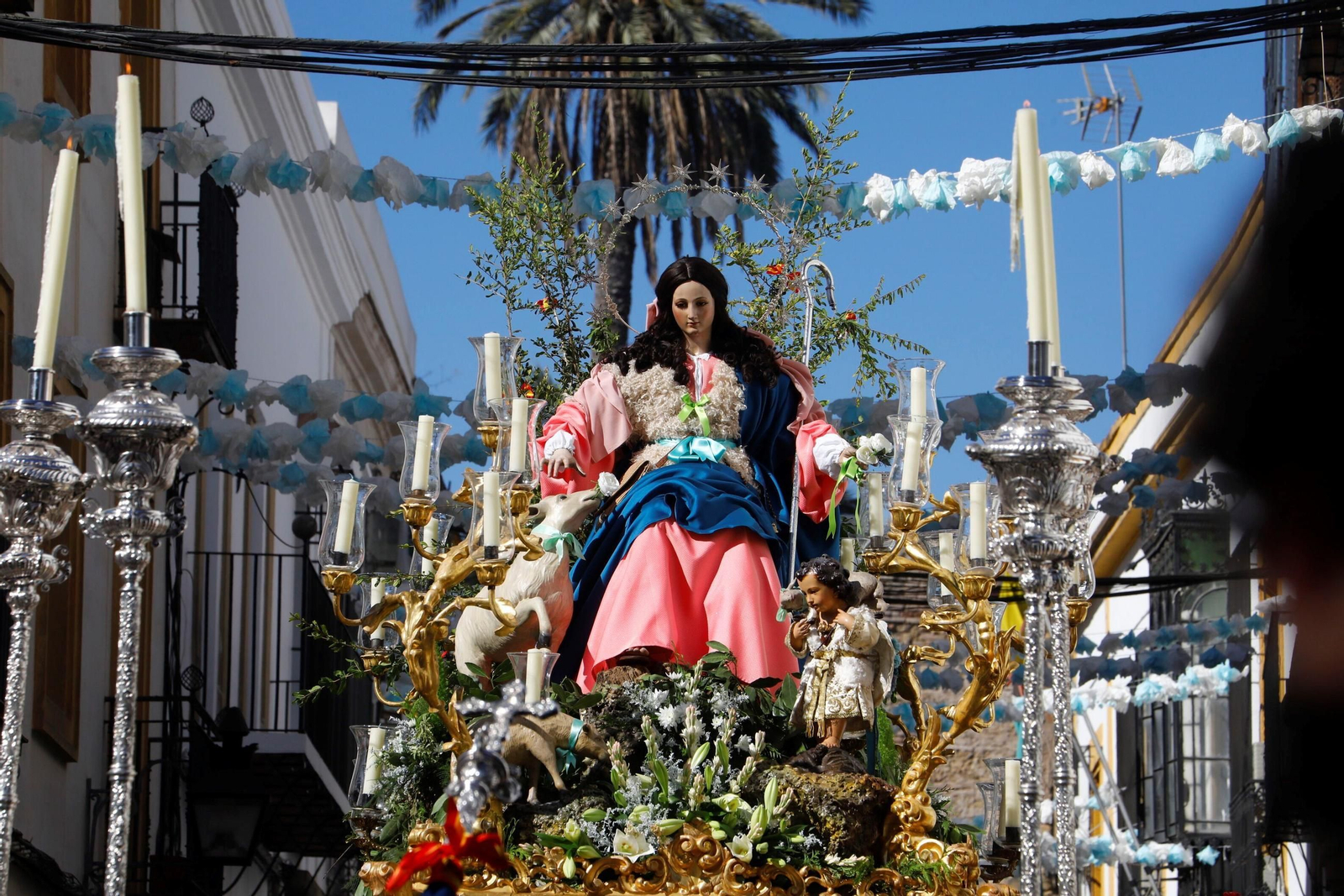 Las mejores fotos del traslado de la Divina Pastora de Córdoba