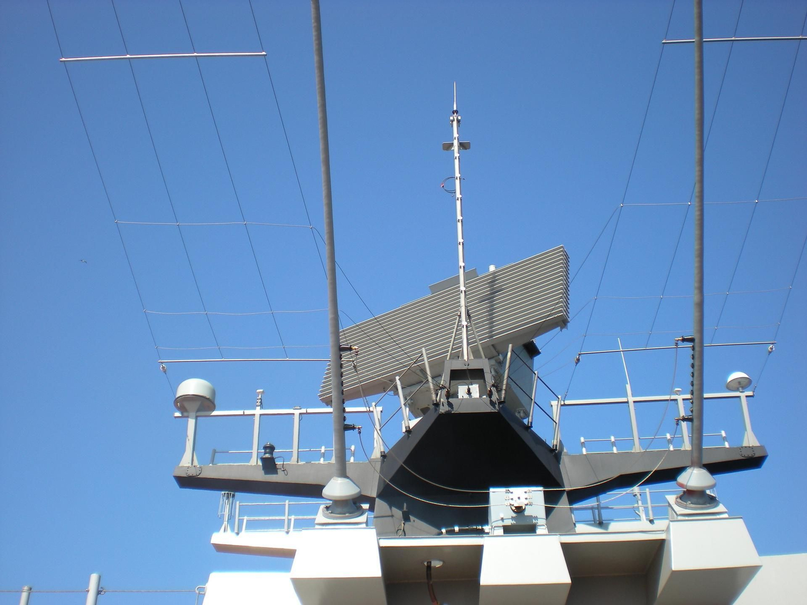 Radar de Indra en un buque.