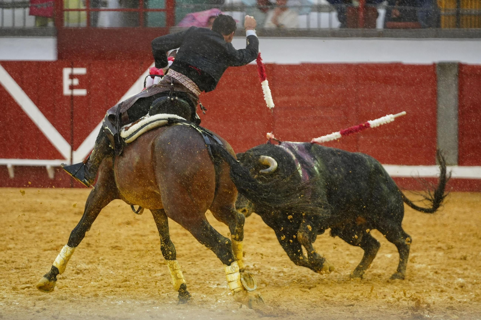 La corrida de rejones de la Feria de Pozoblanco, suspendida por la lluvia