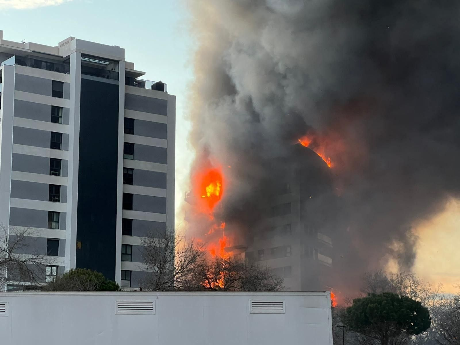 El incendio del edificio en Valencia, en imágenes El incendio del edificio en Valencia, en imágenes