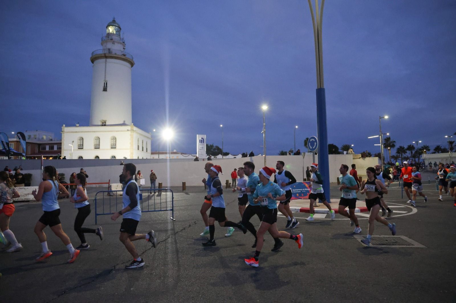 Las fotos de la San Silvestre del Real Club Mediterráneo en Málaga